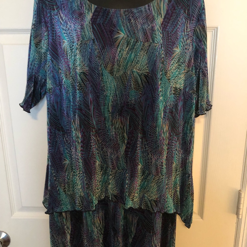 Black multicolor dress. Pull over